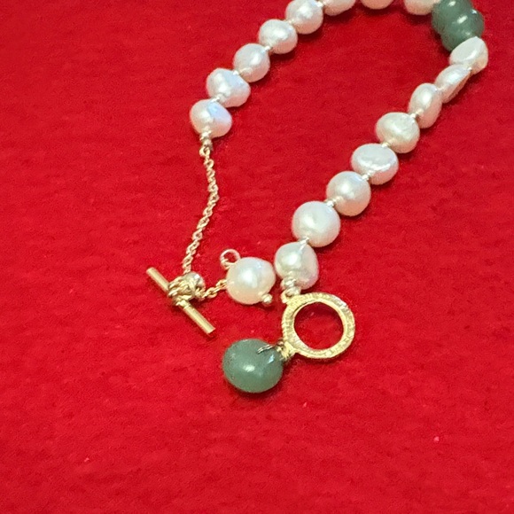 Elegant Freshwater Pearl And Jade Bead Bracelet With Rhinestones  Gold Plated - Picture 6 of 8